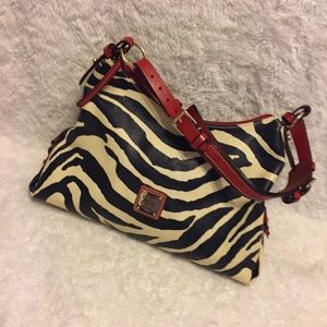 Dooney and Bourke leather shoulder bag EUC